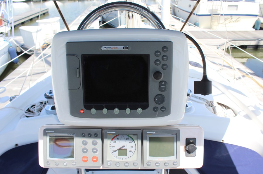 2004 Hunter 420