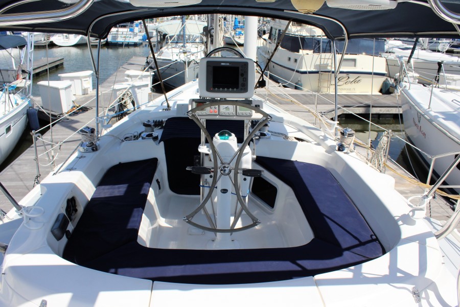 2004 Hunter 420