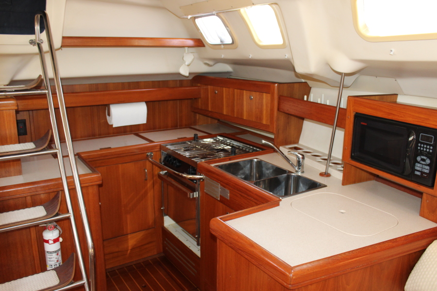 2004 Hunter 420