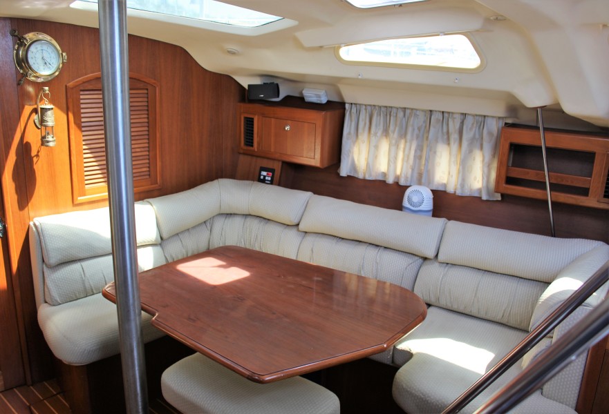 2004 Hunter 420