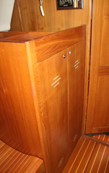 2004 Hunter 420