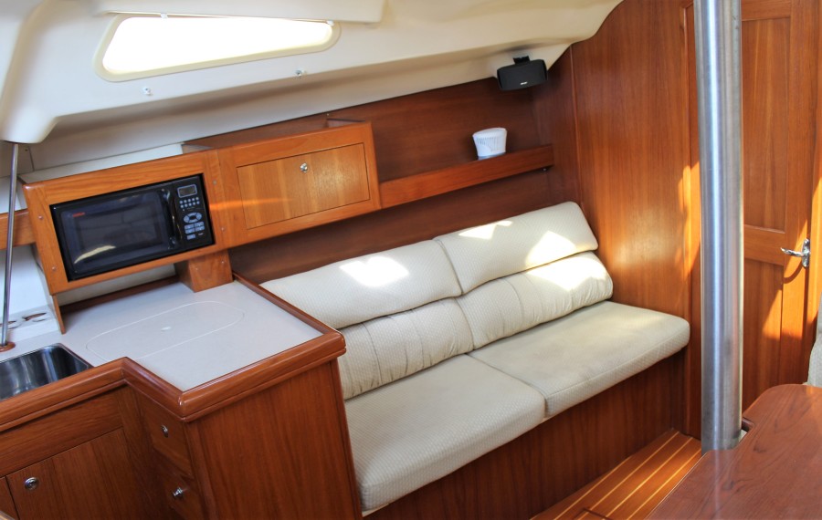 2004 Hunter 420