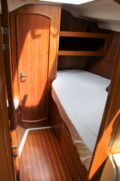 2004 Hunter 420