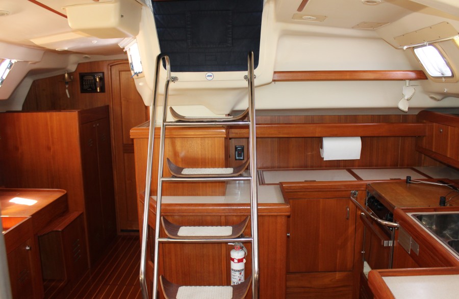 2004 Hunter 420