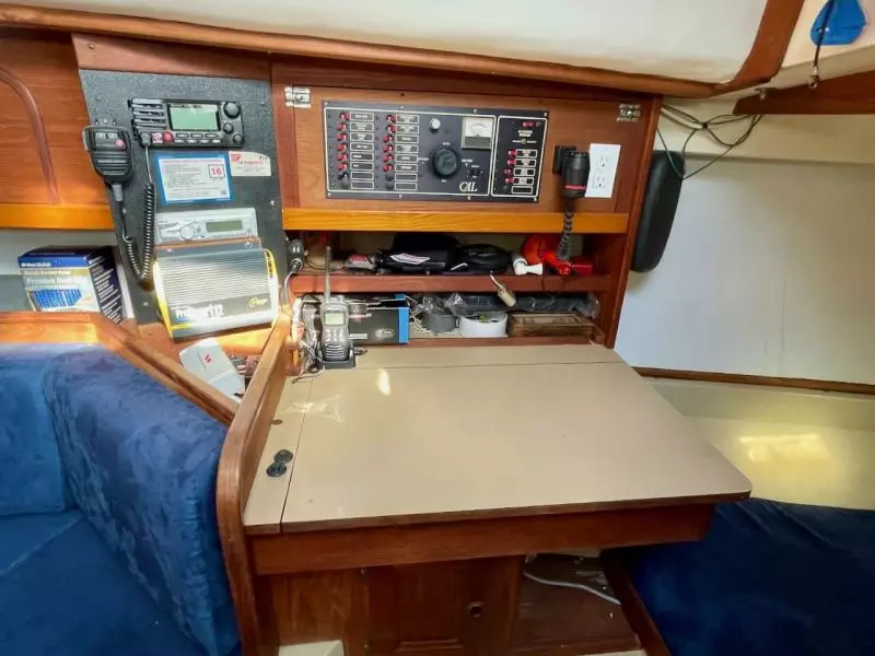 Raven 33ft CAL Yacht For Sale