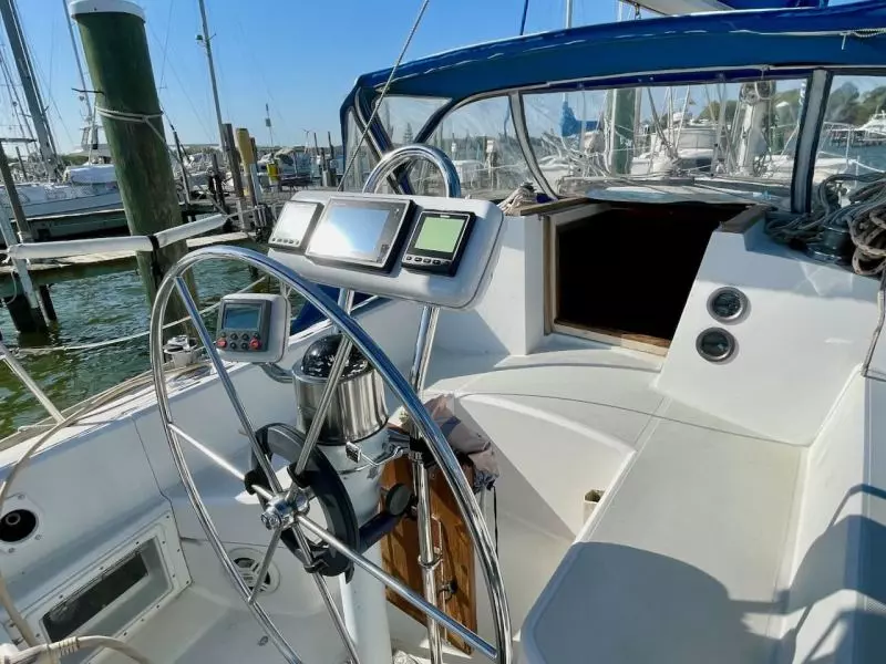 Raven 33ft CAL Yacht For Sale