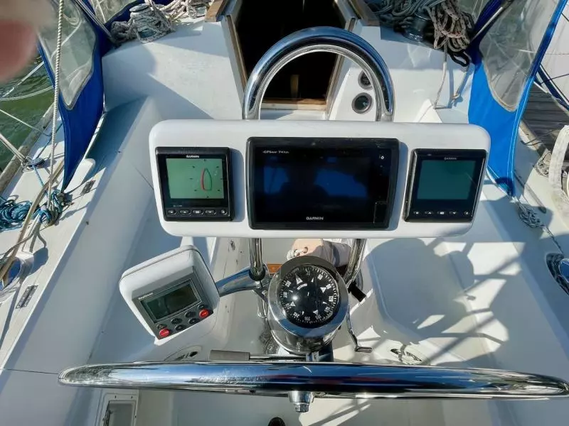 Raven 33ft CAL Yacht For Sale
