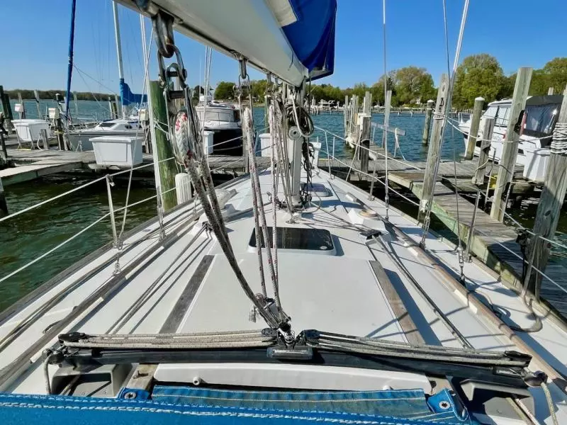 Raven 33ft CAL Yacht For Sale