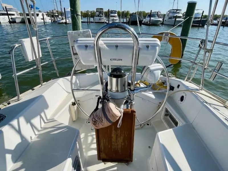 Raven 33ft CAL Yacht For Sale