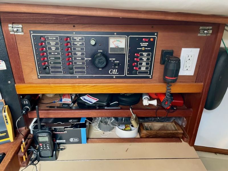 1985 CAL 33