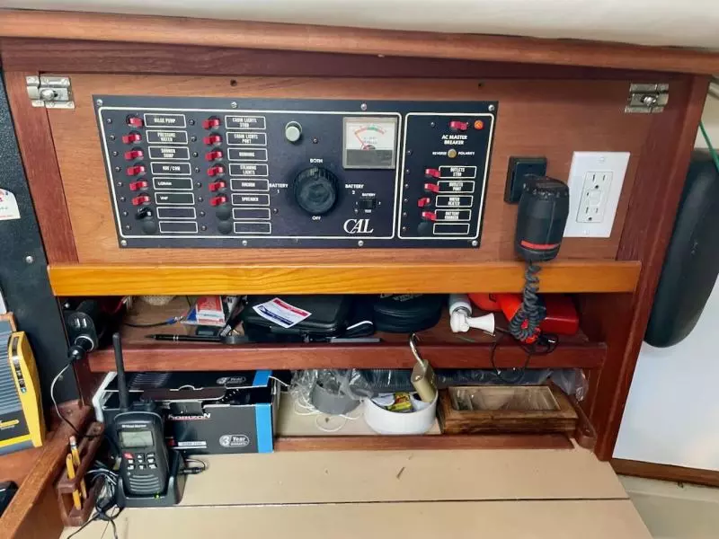 Raven 33ft CAL Yacht For Sale
