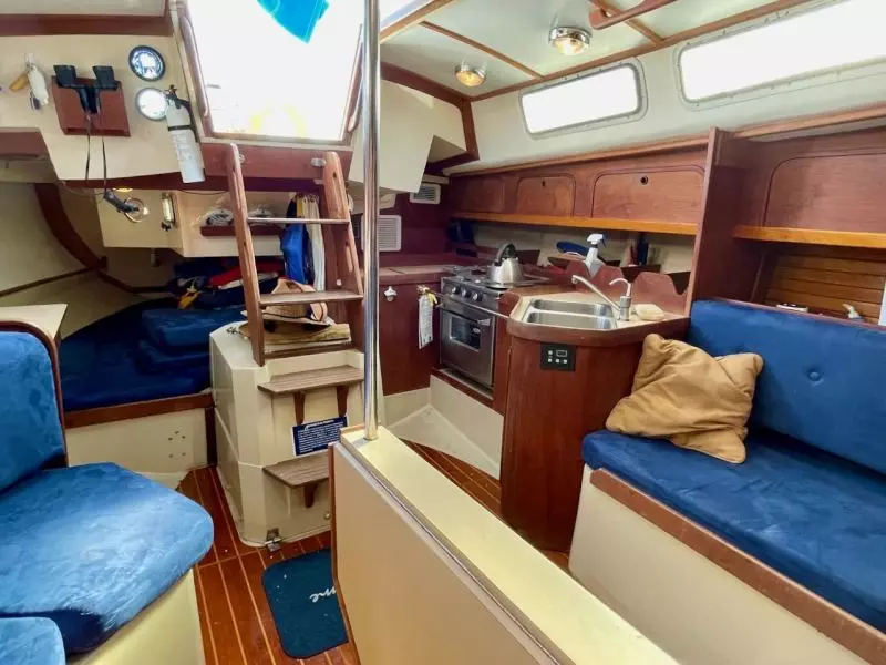 Raven 33ft CAL Yacht For Sale
