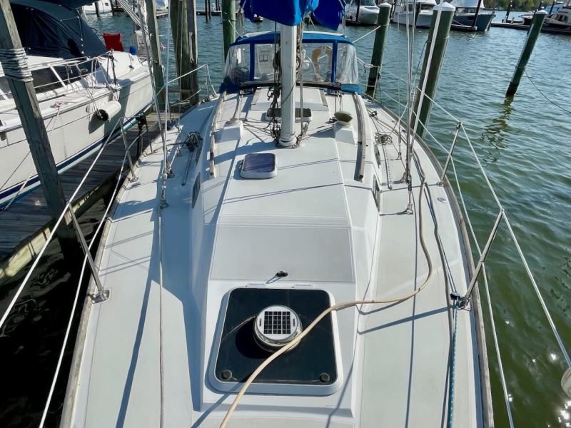 1985 CAL 33