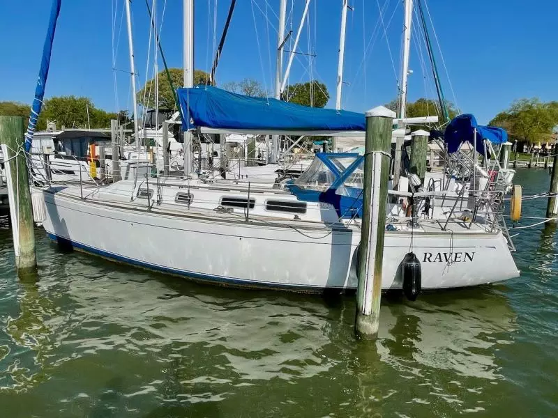 Raven 33ft CAL Yacht For Sale