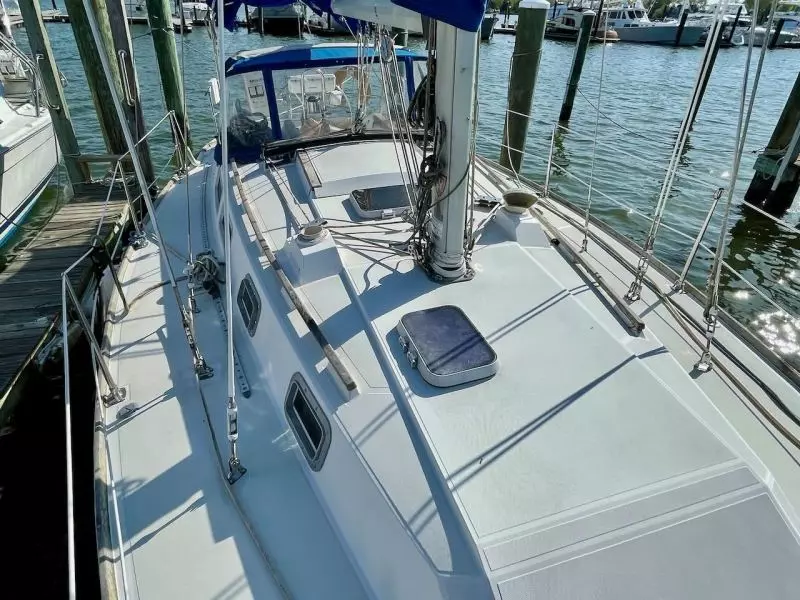 Raven 33ft CAL Yacht For Sale