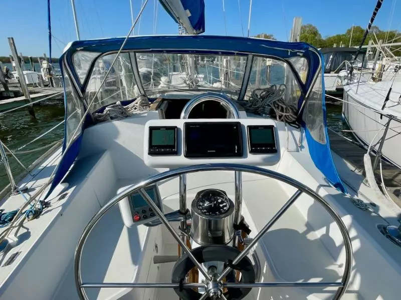 Raven 33ft CAL Yacht For Sale