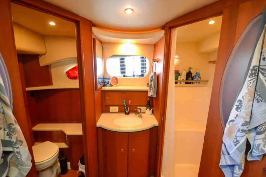 2004 Silverton 43 Motor Yachts
