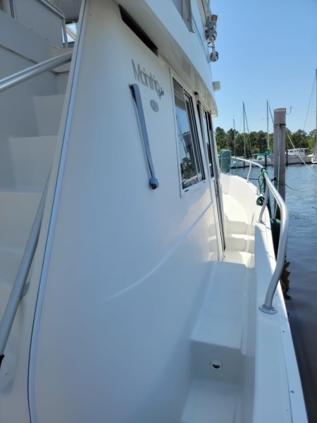 2000 Mainship 390