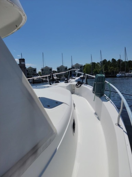2000 Mainship 390