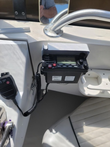 2000 Mainship 390
