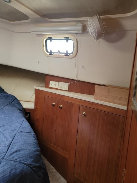 2000 Mainship 390