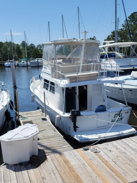 2000 Mainship 390