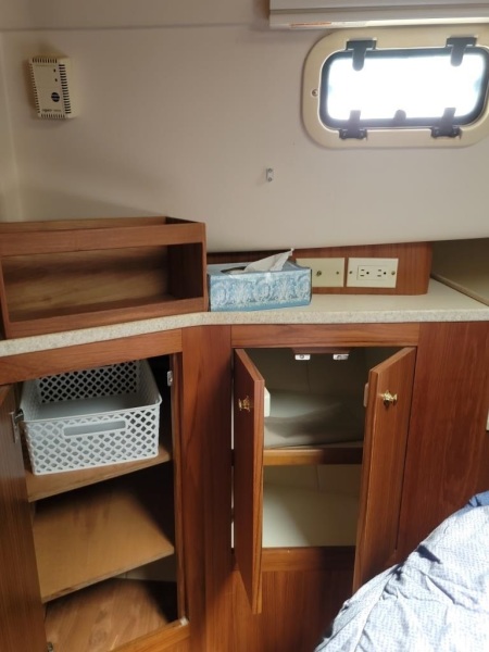 2000 Mainship 390