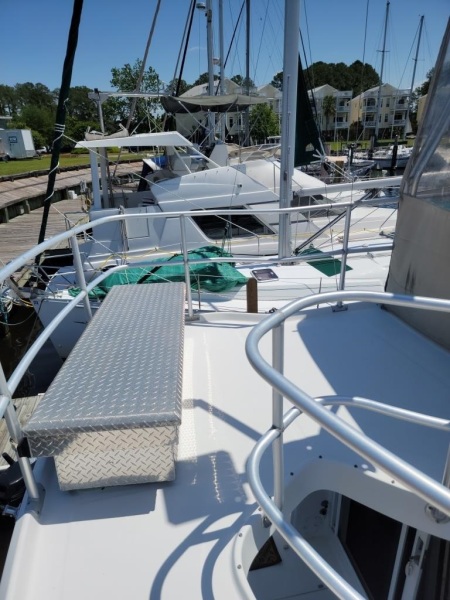 2000 Mainship 390