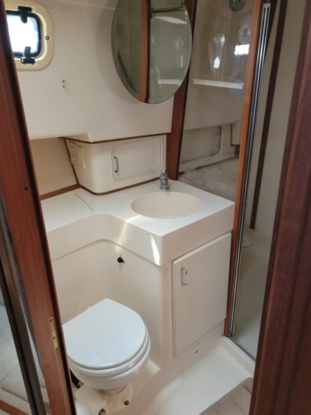 2000 Mainship 390