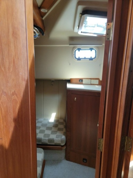 2000 Mainship 390