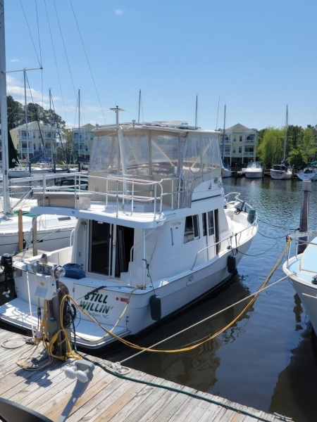 2000 Mainship 390