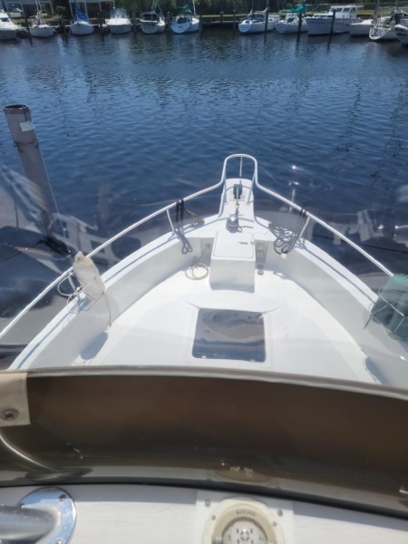 2000 Mainship 390