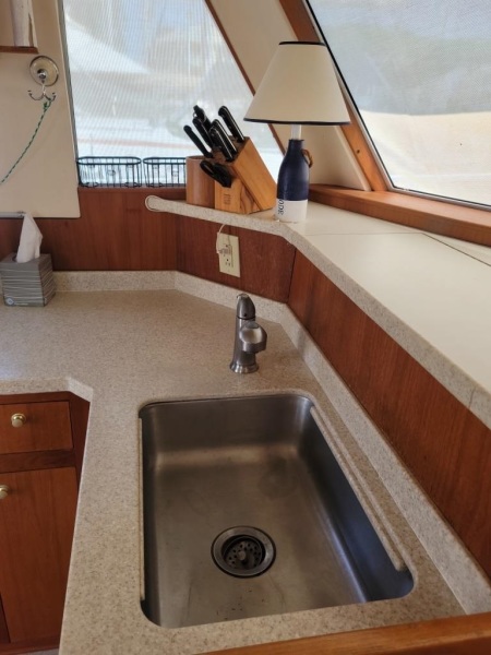 2000 Mainship 390