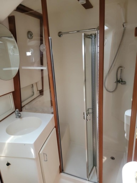 2000 Mainship 390