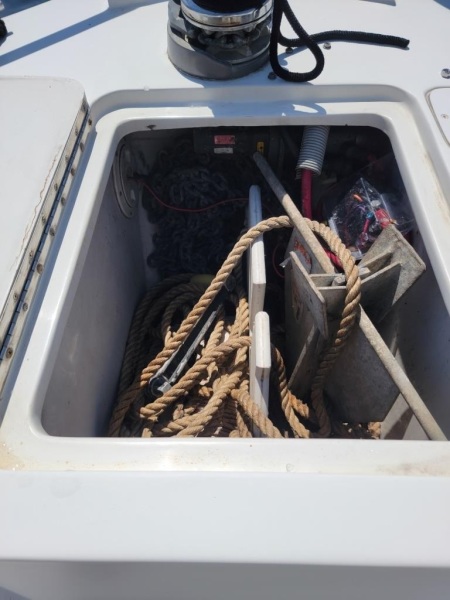 2000 Mainship 390