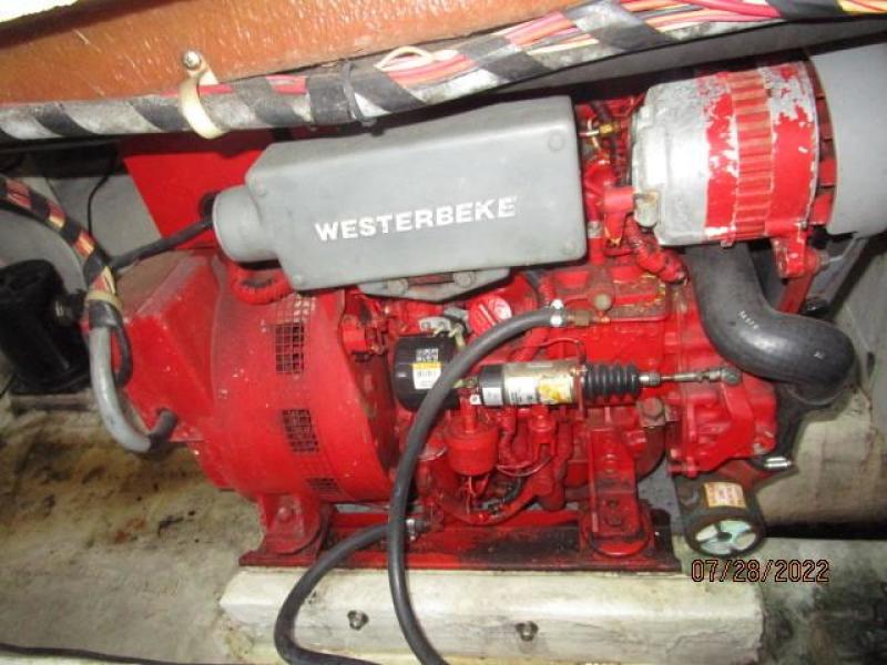 38' Bayliner generator