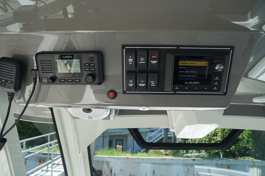 Pursuit 32 - Claytime II - helm electronics