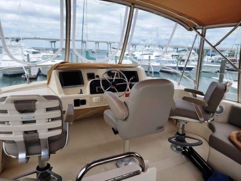 2009 Mainship 34