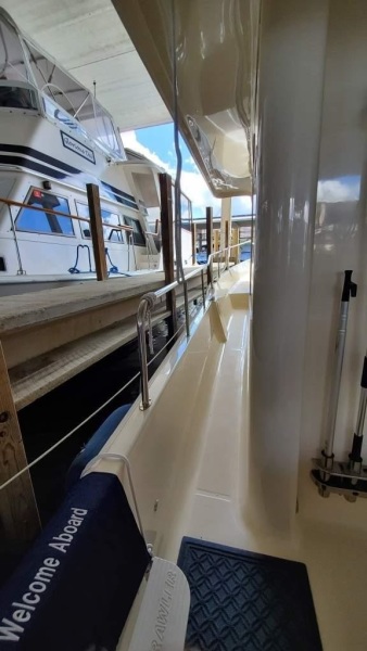 2009 Mainship 34