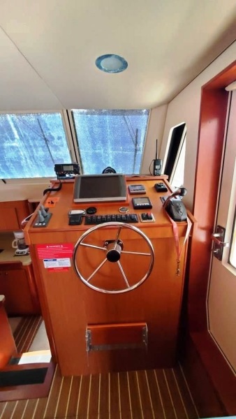 2009 Mainship 34