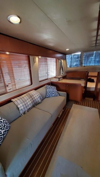 2009 Mainship 34