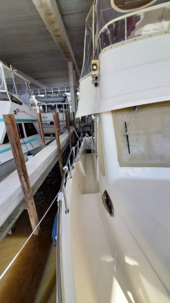2009 Mainship 34