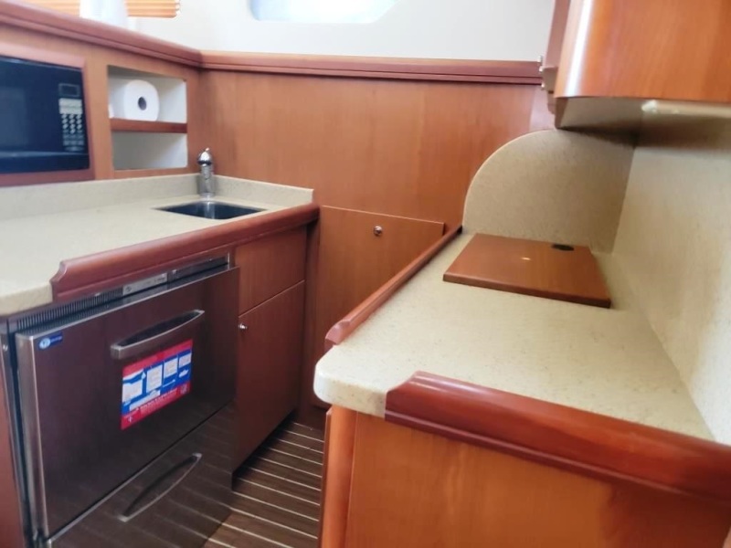 2009 Mainship 34