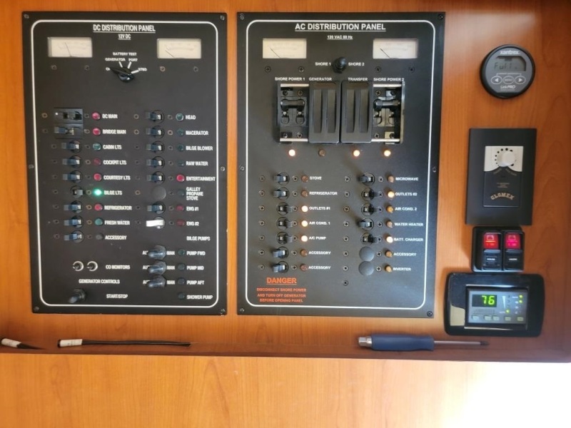 2009 Mainship 34