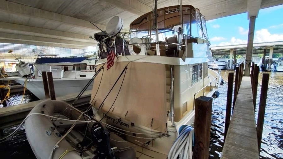 2009 Mainship 34