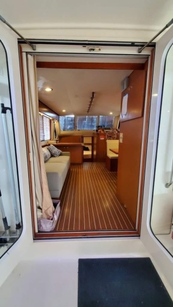 2009 Mainship 34