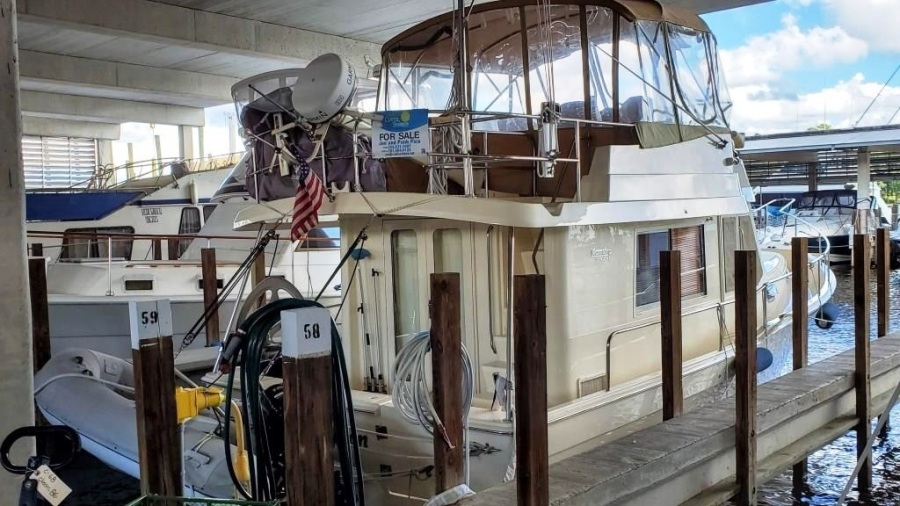 2009 Mainship 34