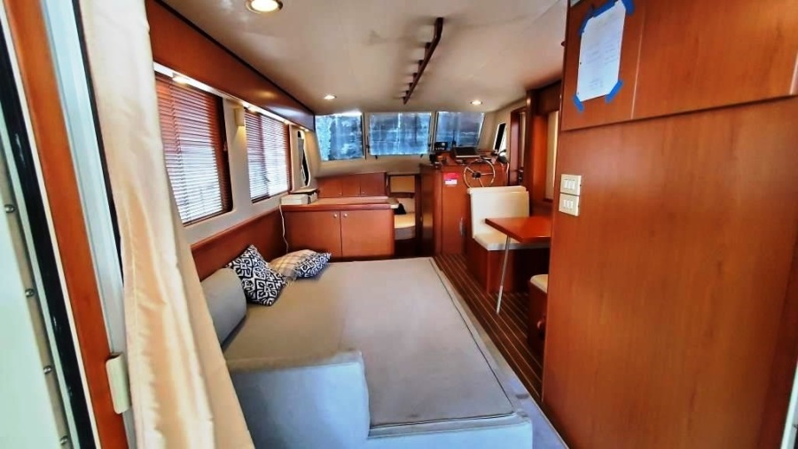 2009 Mainship 34