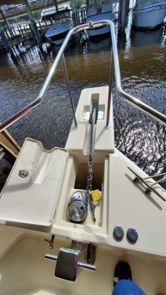 2009 Mainship 34