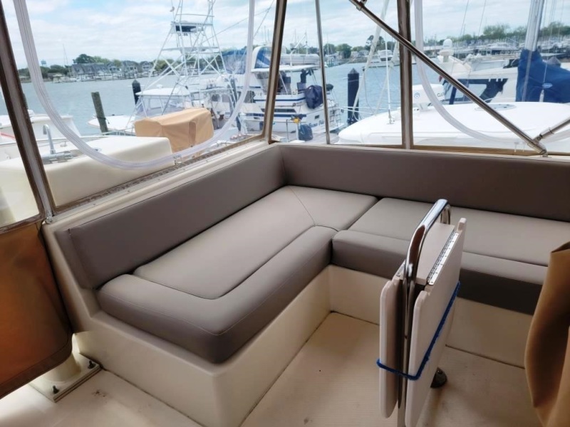 2009 Mainship 34